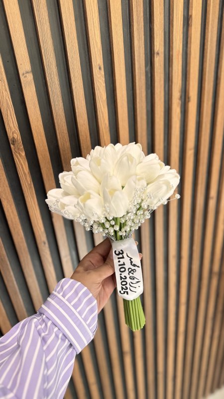 مسكة عروس توليب