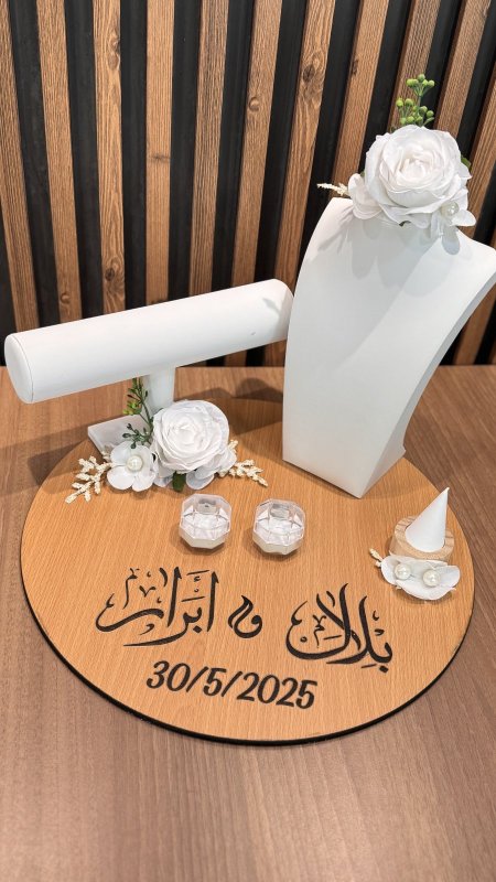 ستاند ذهب وذبل