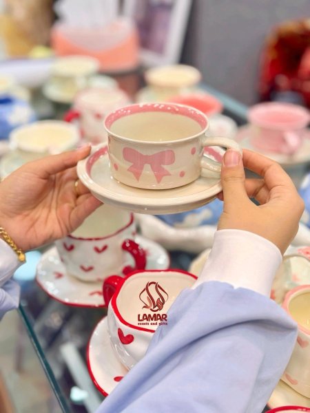 مج هاند ميد فيونكة مع صحنه