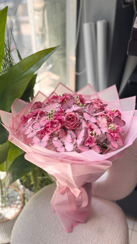 باقة فراشات و ورد 